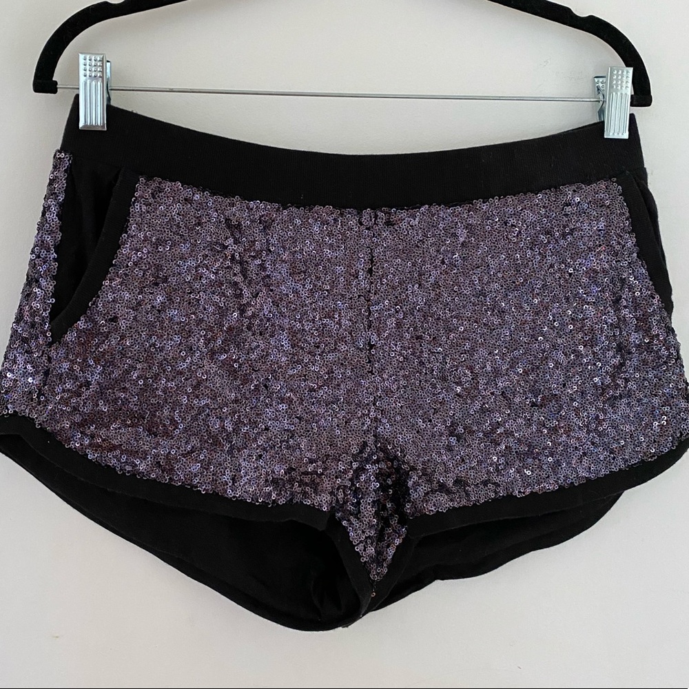 Victoria’s Secret Black/Grey sequence shorts, M